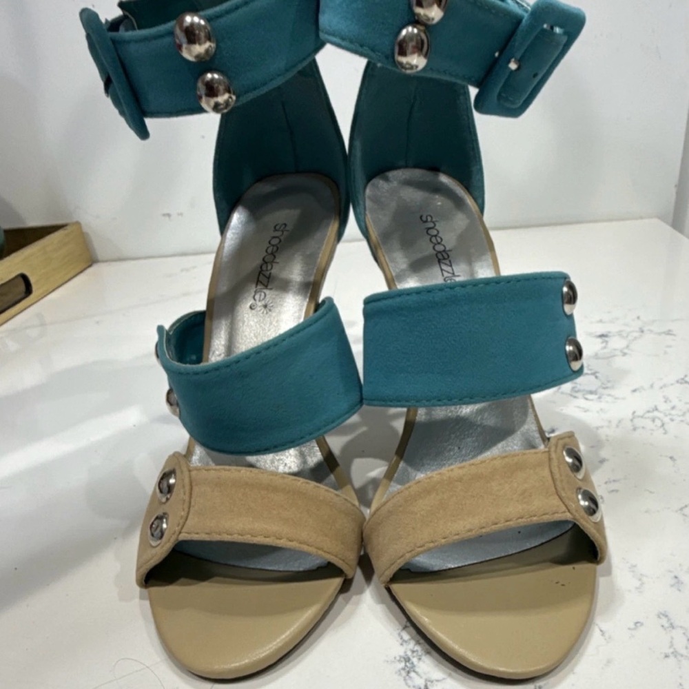 ShoeDazzle 4" Blue Beige Strappy Heels Studded Open Toe Fabric Women's 6.5 - Picture 2 of 10
